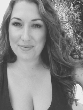 Stephanie Sawyer, writer and inspiration sharer at makeloveinthekitchen.com